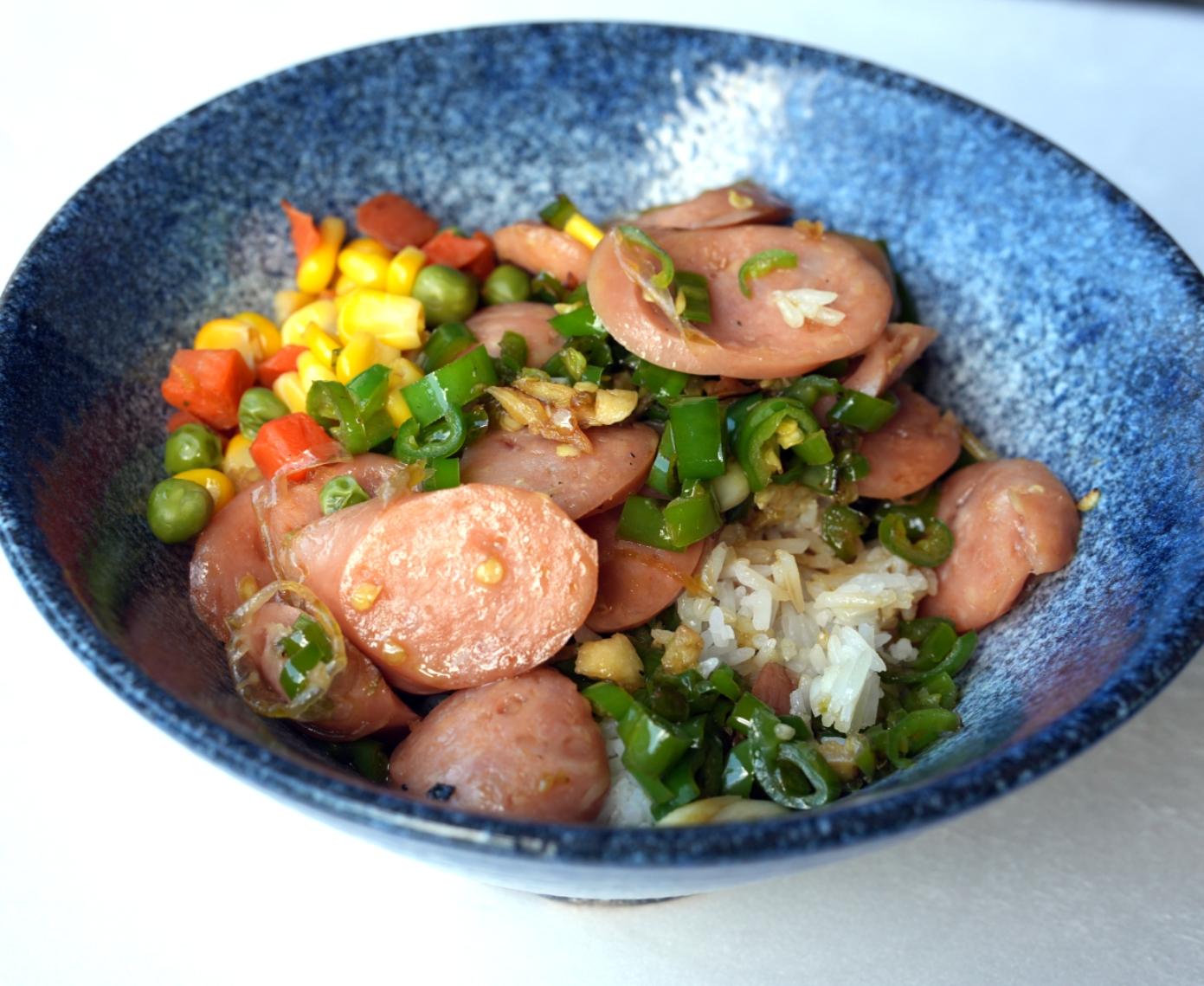 肉肠炒辣椒拌饭